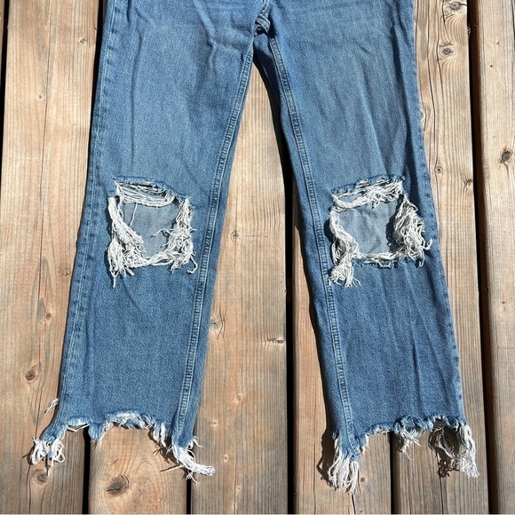 We The Free Distressed Denim Mid Rise Straight Leg Frayed Hem Ankle Jeans - Picture 4 of 10